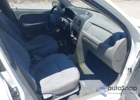 2002 Kia Rio z USA, uszkodzony, nr VIN KNADC123226189057